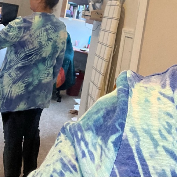 Chico’s  Size 2 Watercolor Blue Asymmetrical Tunic - Picture 6 of 7